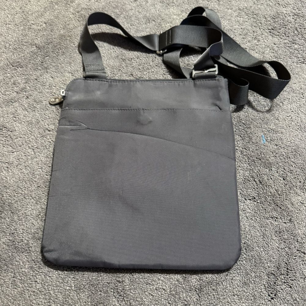 Baggallini Gray Crossbody Purse Bag Travel Nylon Water Resistant‎ - Picture 3 of 4